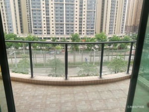 群英华庭 4室2厅 145㎡ 精装_中山火炬开发区太阳城二手房图片