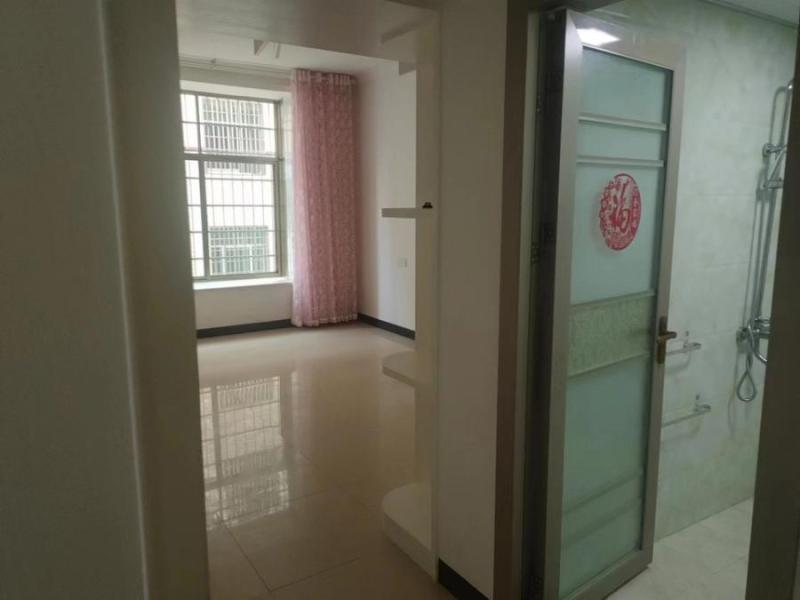 耒阳市蔡子池街道办事处聂洲居委会25组8幢702室首次拍卖法拍房图片2