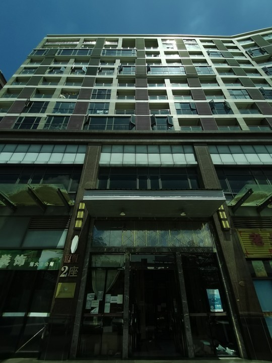 广东省中山市东凤镇东凤大道北69号天乙物流城铂金尊汇公寓2座823房的房地产法拍房图片3