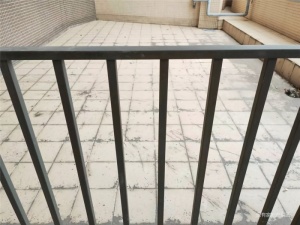 保利国际广场三期 3室2厅 122㎡ 毛坯_中山港口镇华师附中二手房图片