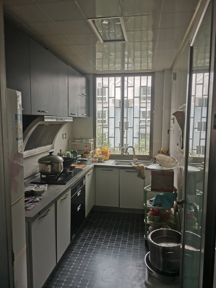 湖南省衡阳市蒸湘区立新路38号铧润雁峰苑501室法拍房图片2